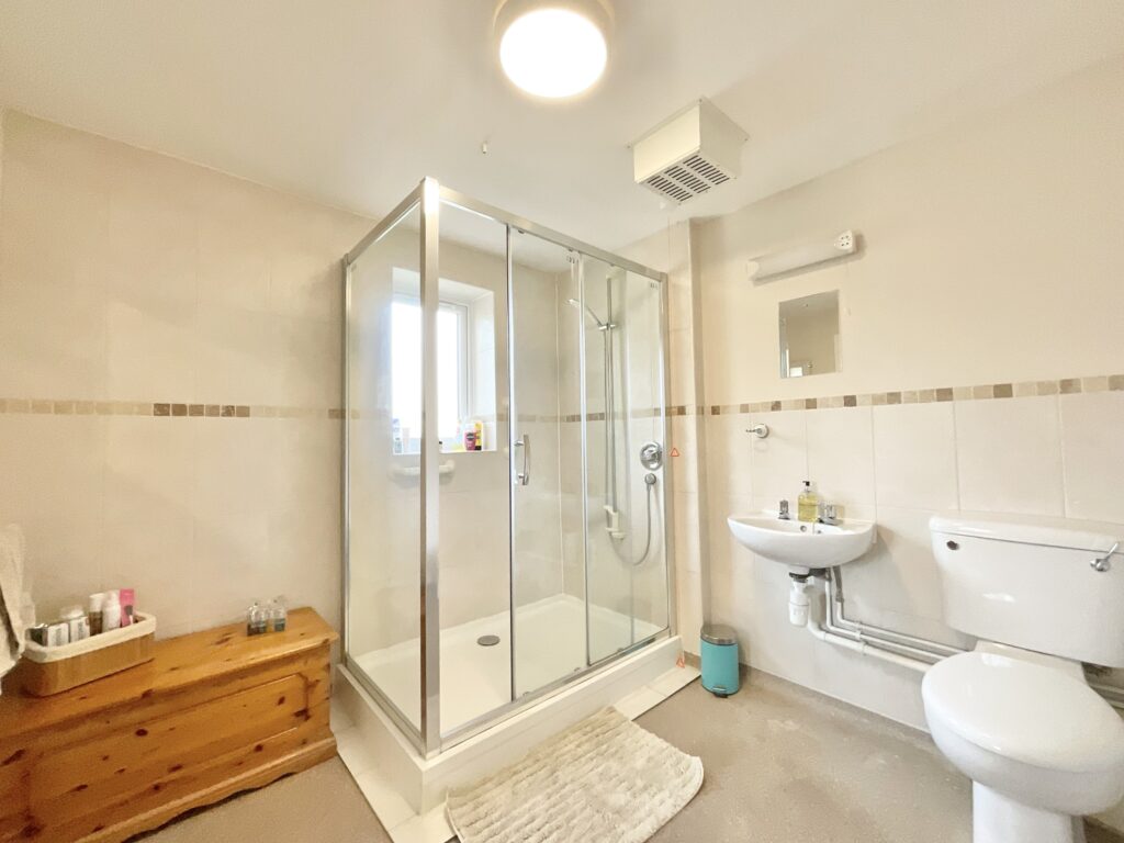 Queens Drive, Mill House Queens Drive, CW5