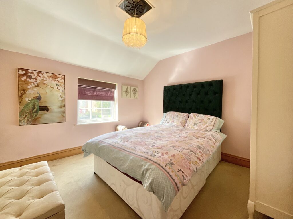 Main Road, Shavington, CW2