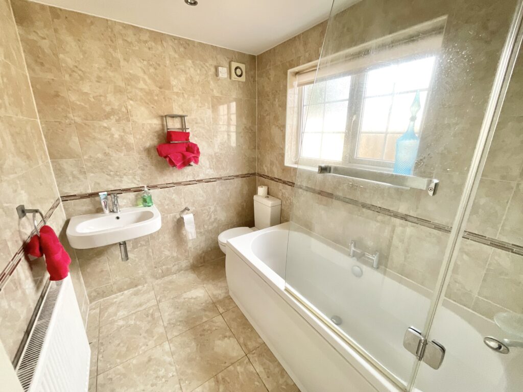 Main Road, Shavington, CW2