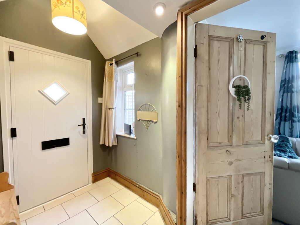 Main Road, Shavington, CW2