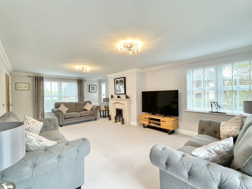 Kingsdown Close, Weston, CW2