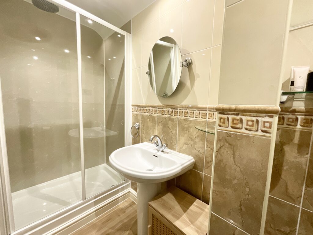 Oulton, Norbury, ST20