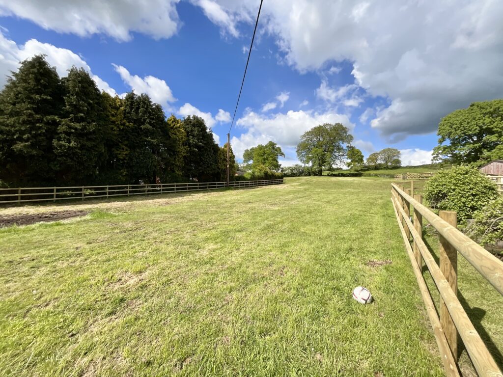 Uttoxeter Road, Checkley, ST10