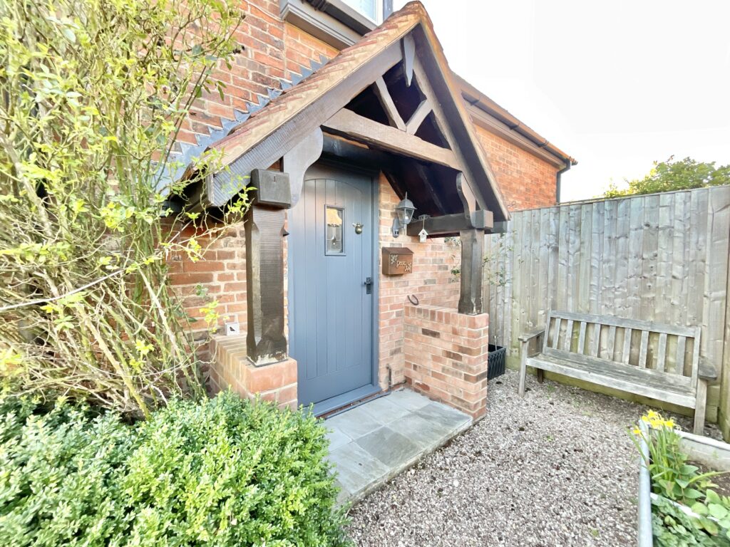 Mount Pleasant, Derrington, ST18