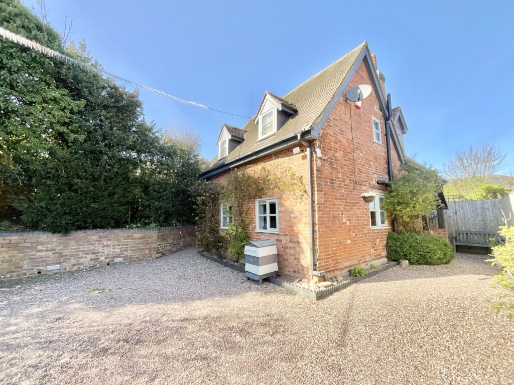 Mount Pleasant, Derrington, ST18