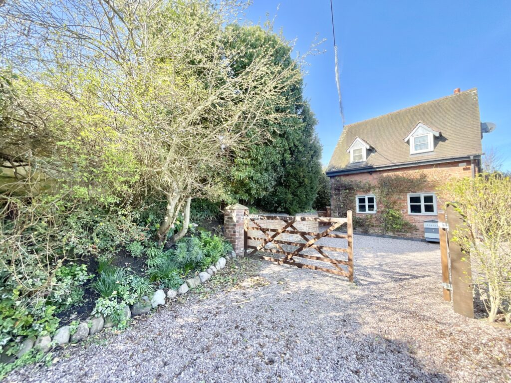 Mount Pleasant, Derrington, ST18