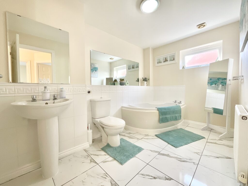 Hugo Way, Loggerheads, TF9