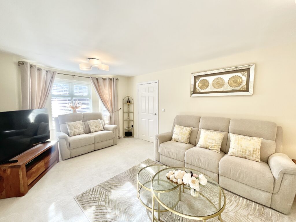 Hugo Way, Loggerheads, TF9