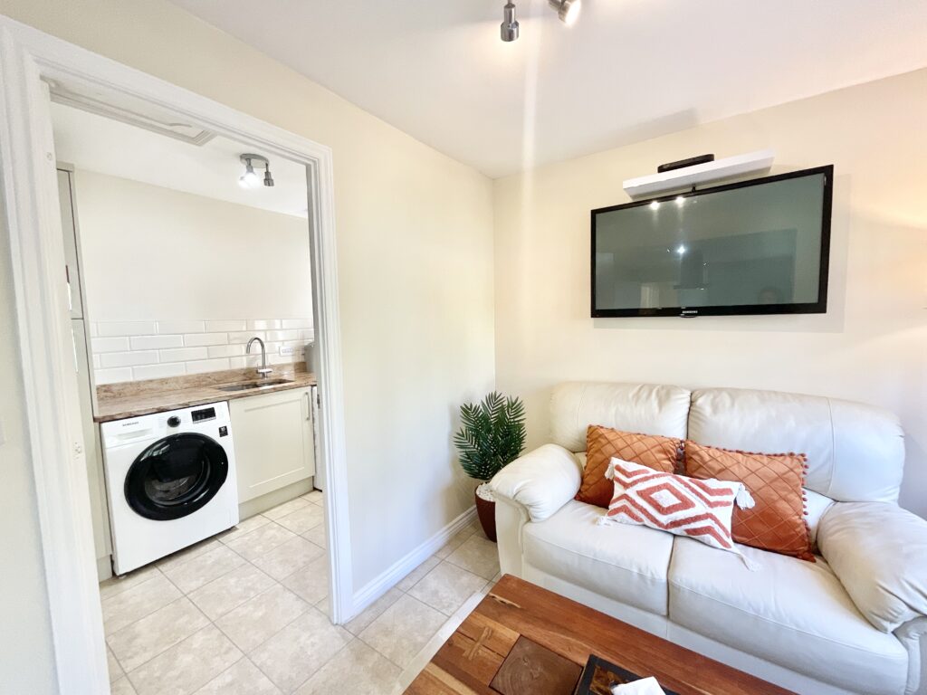 Hugo Way, Loggerheads, TF9