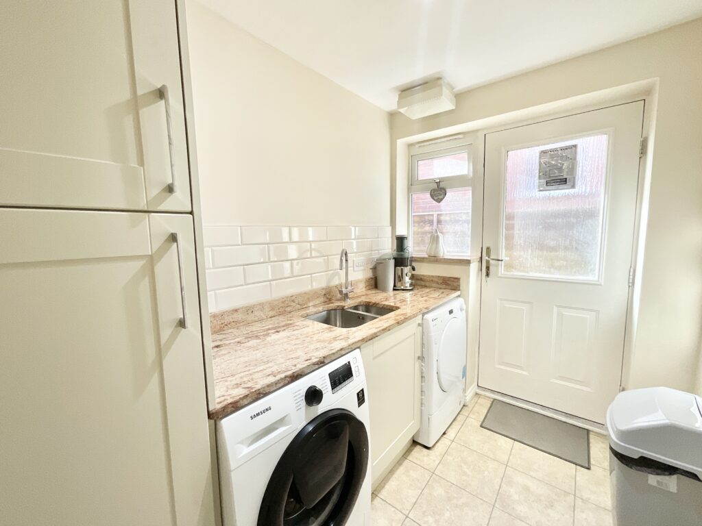 Hugo Way, Loggerheads, TF9