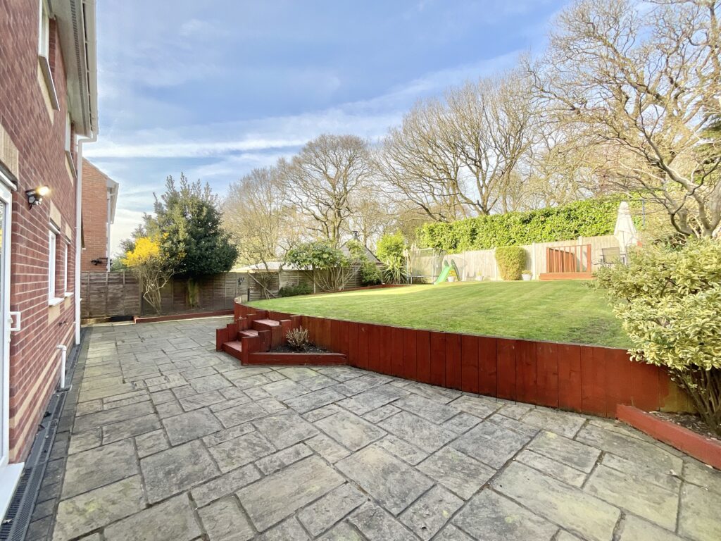 Hugo Way, Loggerheads, TF9