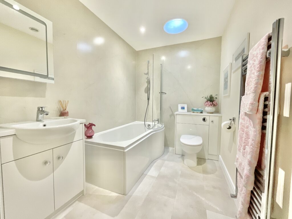 Burnt Oaks Place, Loggerheads, TF9