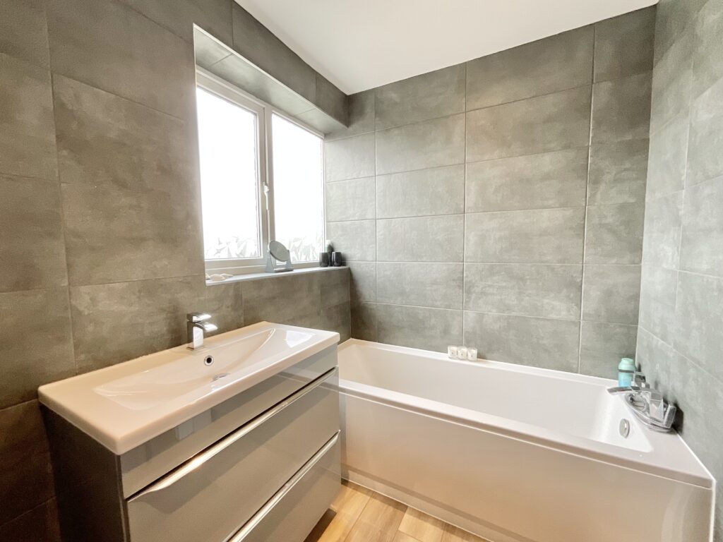 Valley Road, Stone, ST15