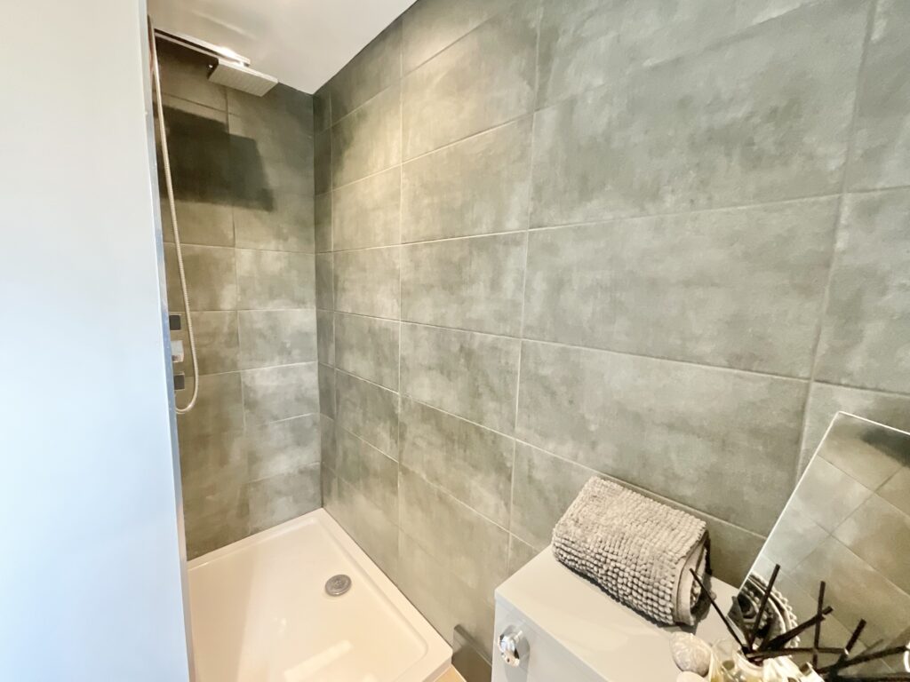 Valley Road, Stone, ST15