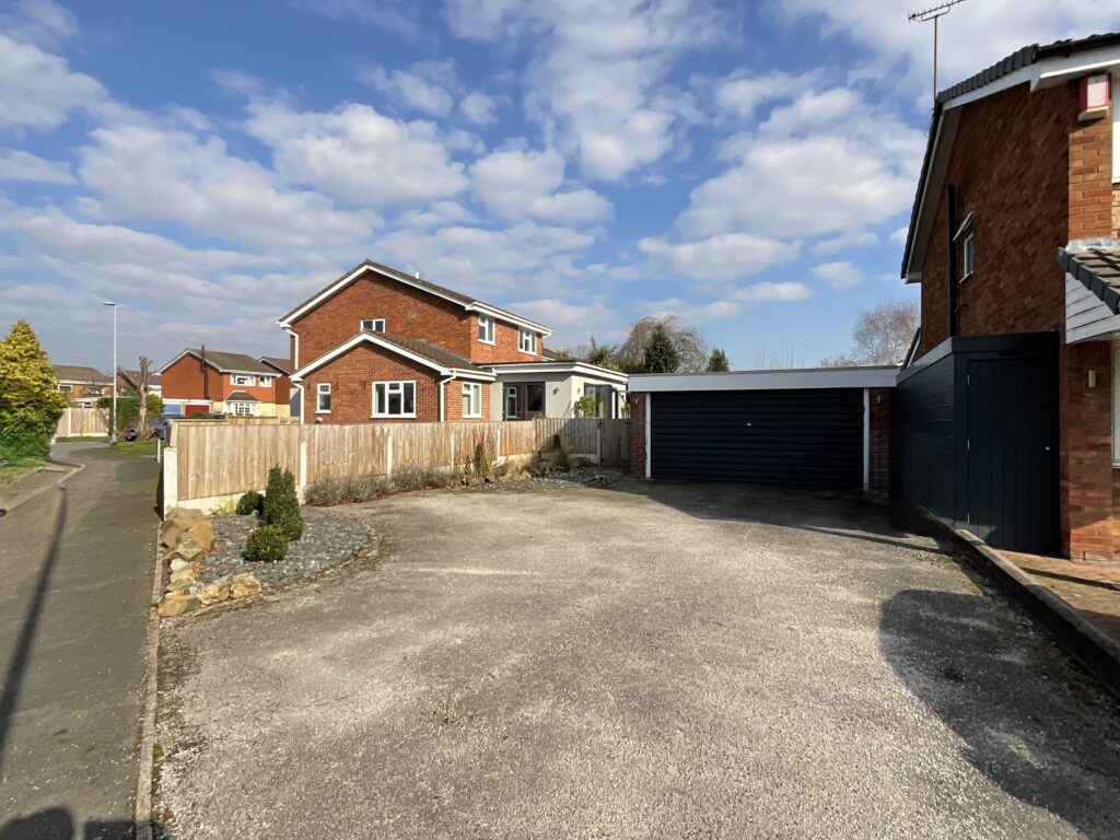 Valley Road, Stone, ST15