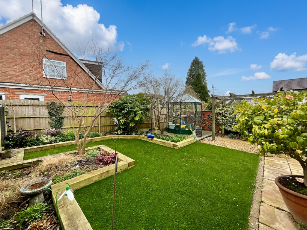 Earlsbrook Drive, Stoke-On-Trent, ST4