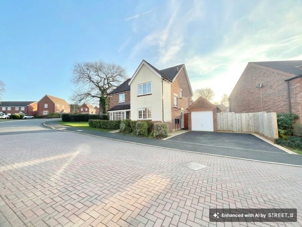 Wheelwright Drive, Eccleshall, ST21