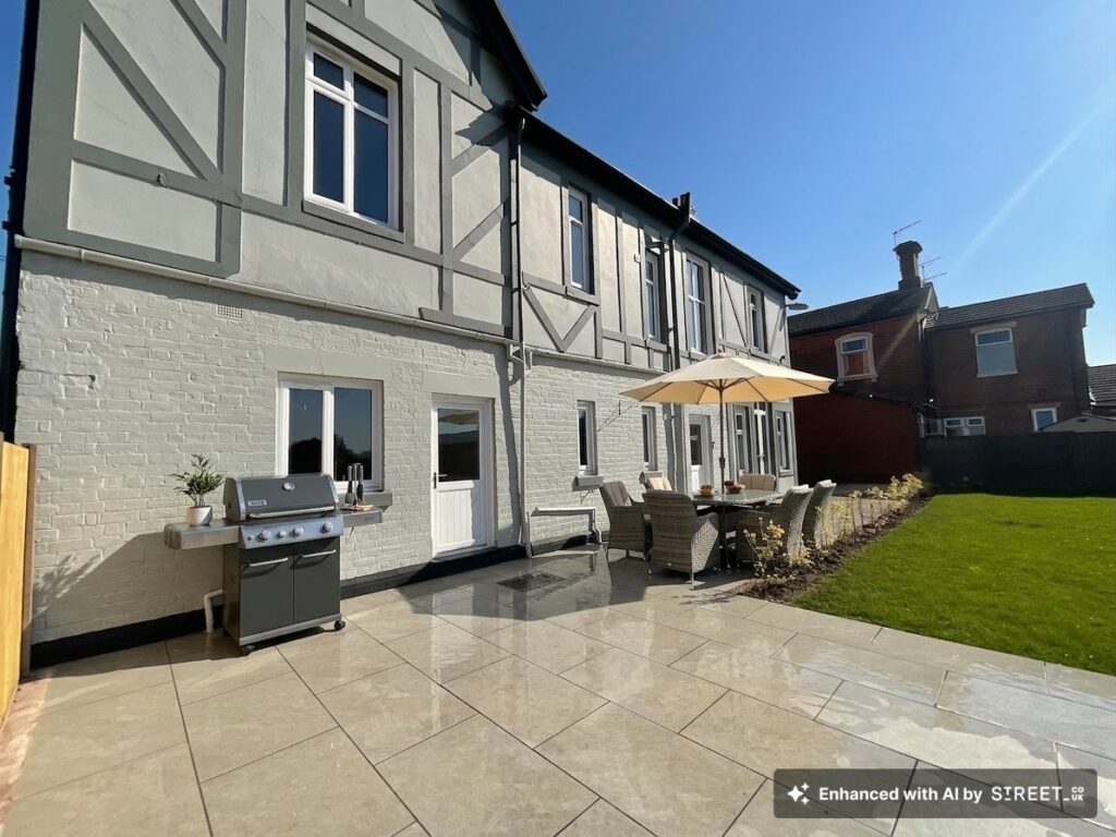 Eccleshall Road, Stafford, ST16