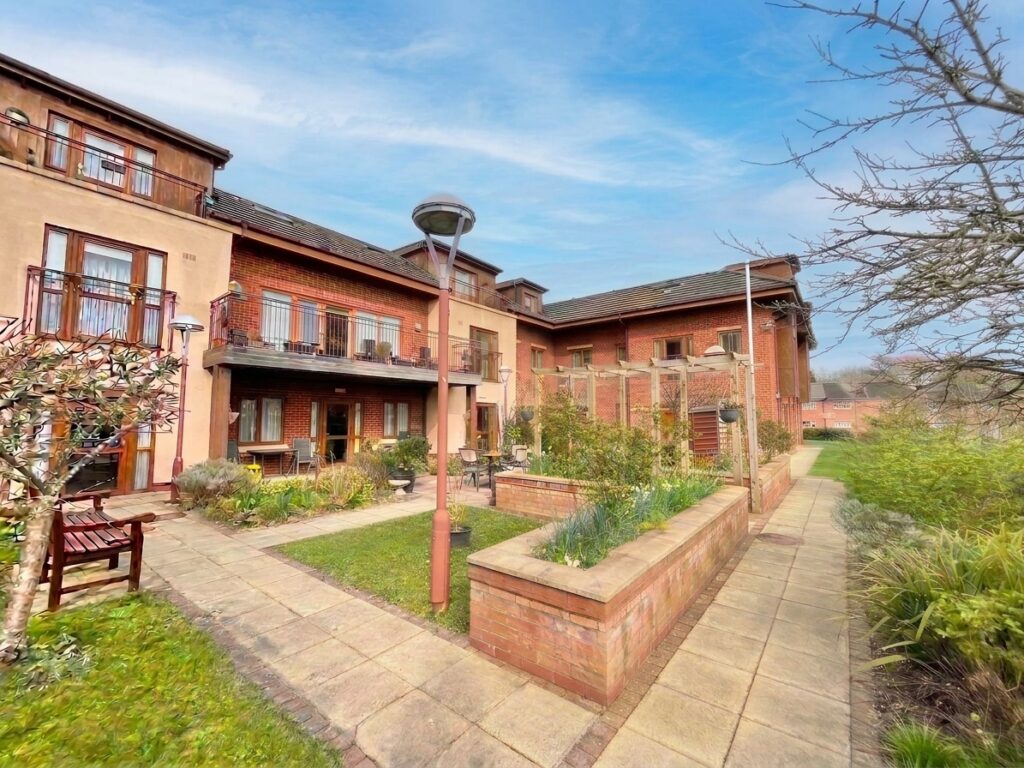 Queens Drive, Mill House Queens Drive, CW5