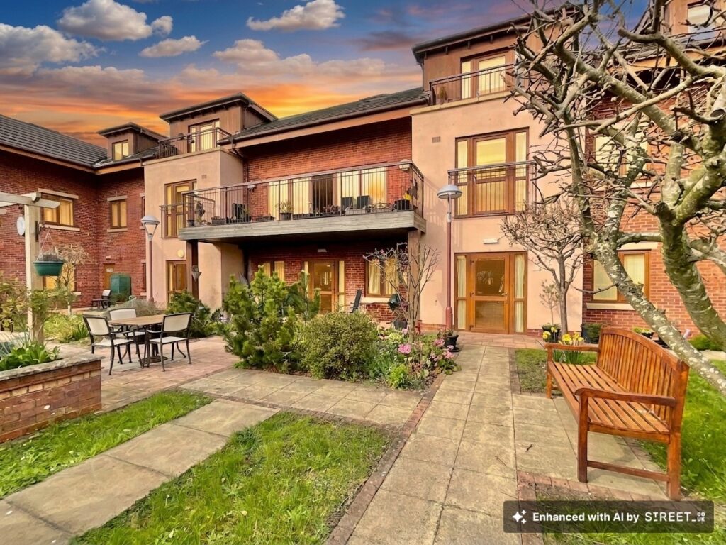 Queens Drive, Mill House Queens Drive, CW5