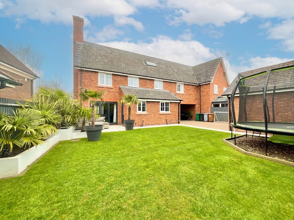 Chalfont Crescent, Weston, CW2