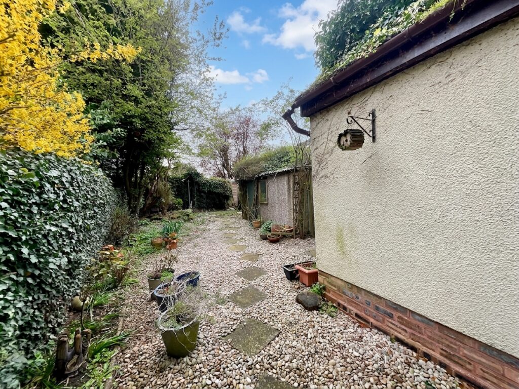 Weston Road, Stafford, ST16