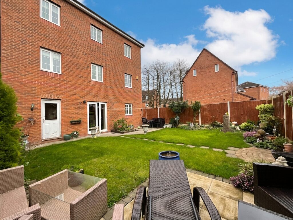 Beacon Grove, Stone, ST15