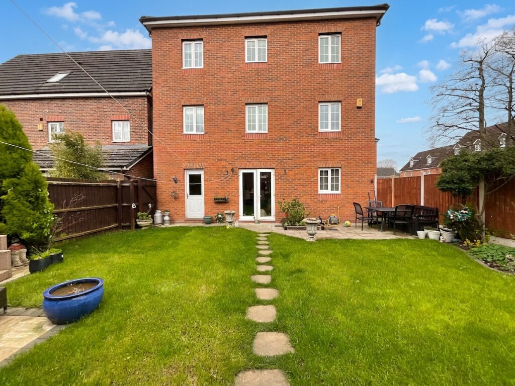 Beacon Grove, Stone, ST15