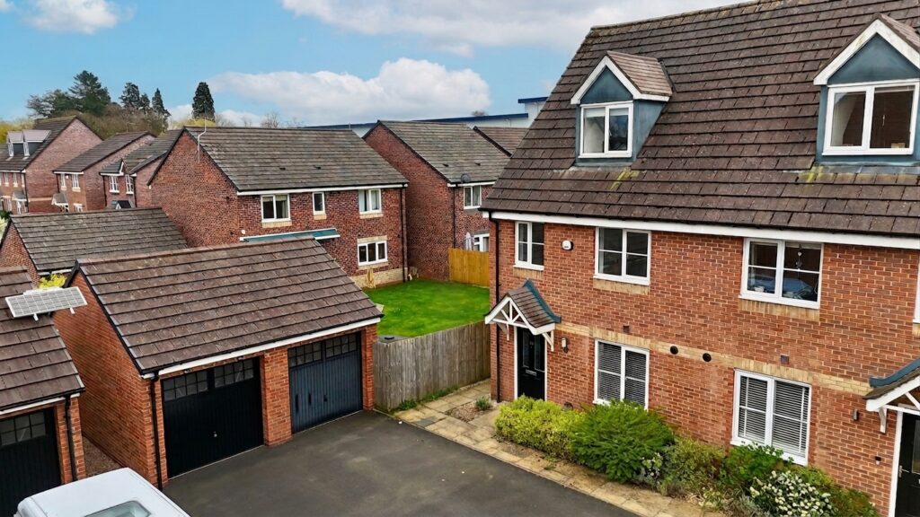 Burchell Avenue, Stone, ST15