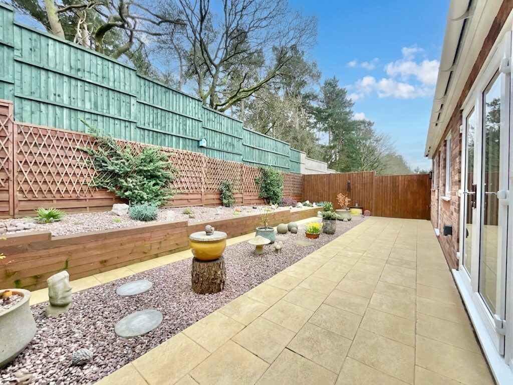 Burnt Oaks Place, Loggerheads, TF9