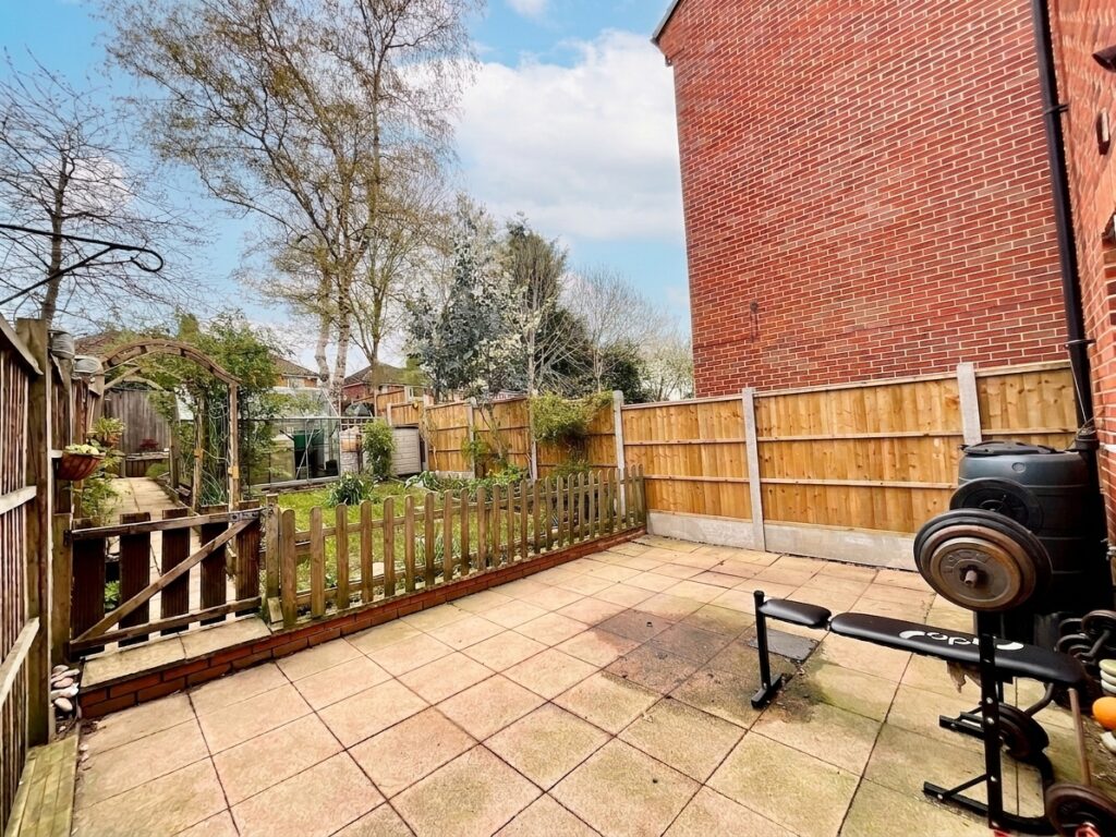 Candler Drive, Stone, ST15