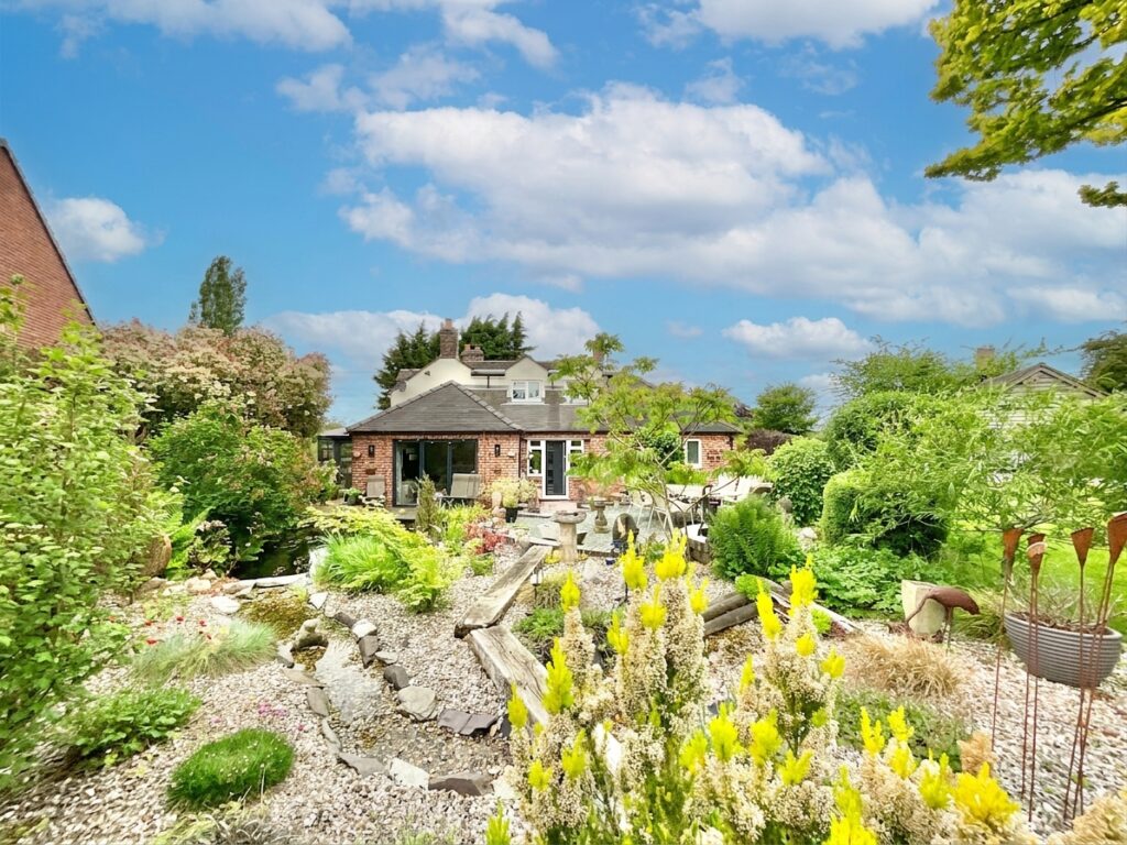 Yew Tree Lane, Wistanswick, TF9