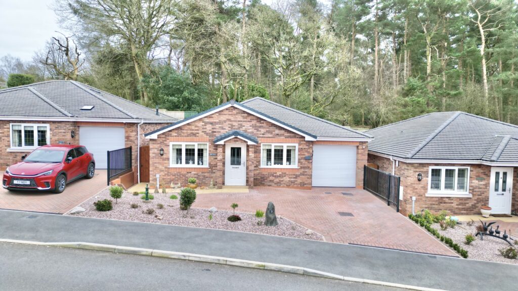 Burnt Oaks Place, Loggerheads, TF9