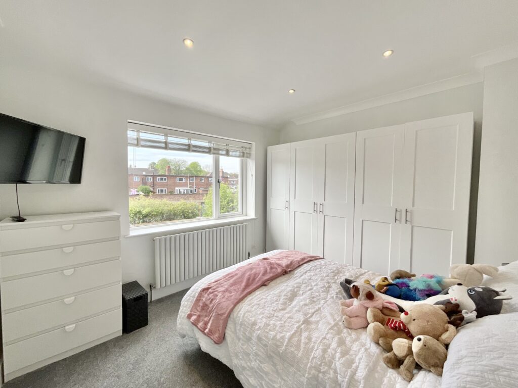 Longfield Avenue, Stone, ST15