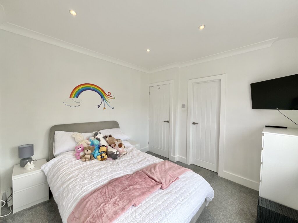 Longfield Avenue, Stone, ST15
