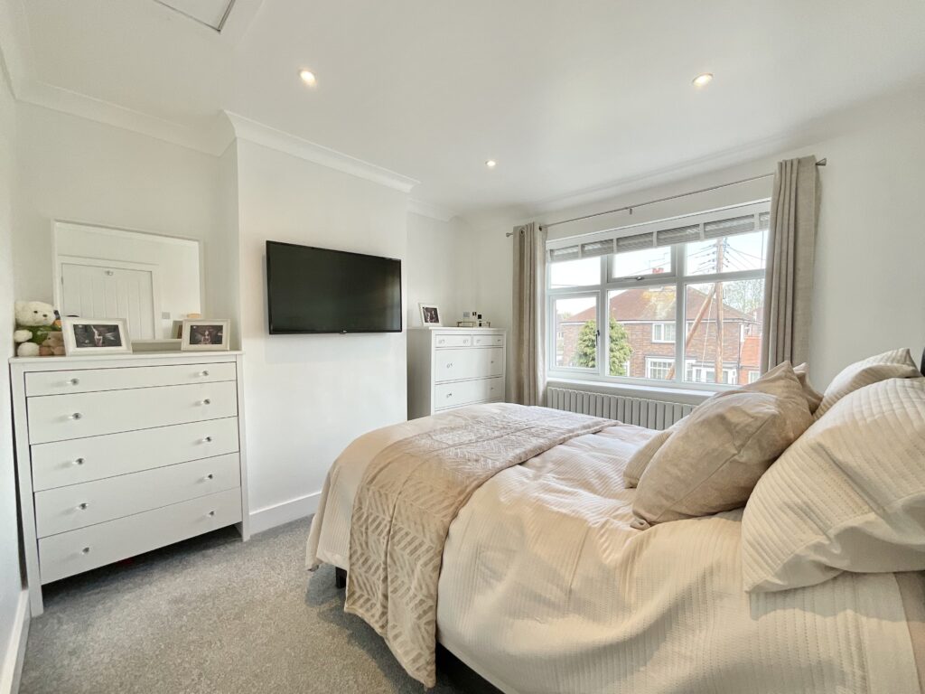 Longfield Avenue, Stone, ST15