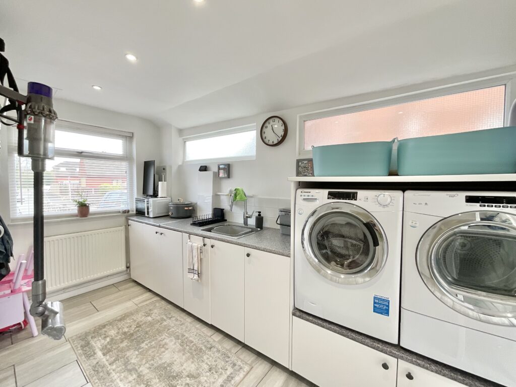 Longfield Avenue, Stone, ST15