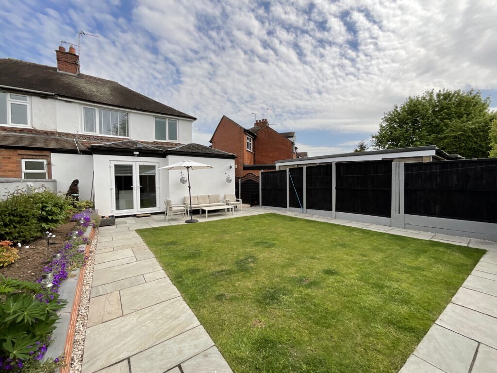 Longfield Avenue, Stone, ST15