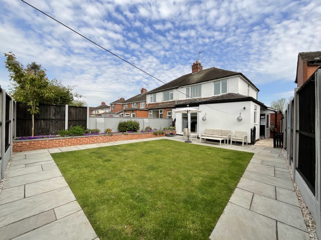 Longfield Avenue, Stone, ST15