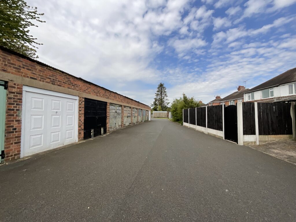 Longfield Avenue, Stone, ST15