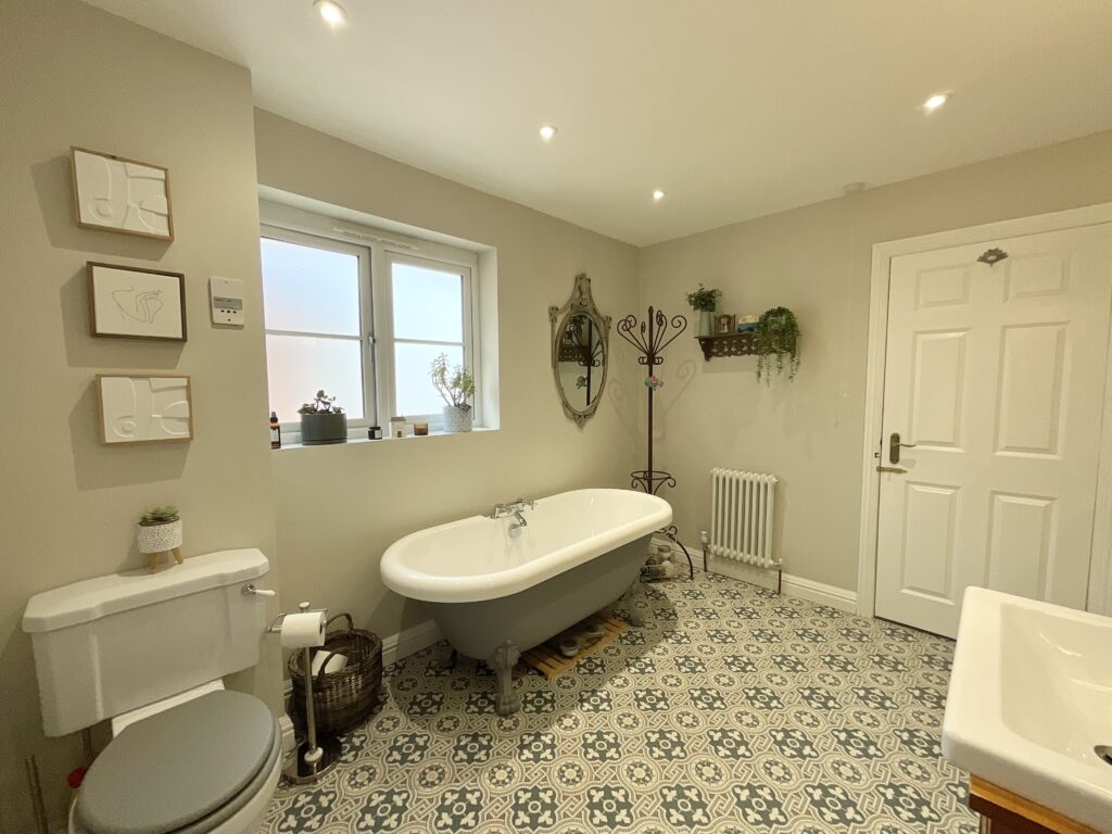 Top Road, Acton Trussell, ST17