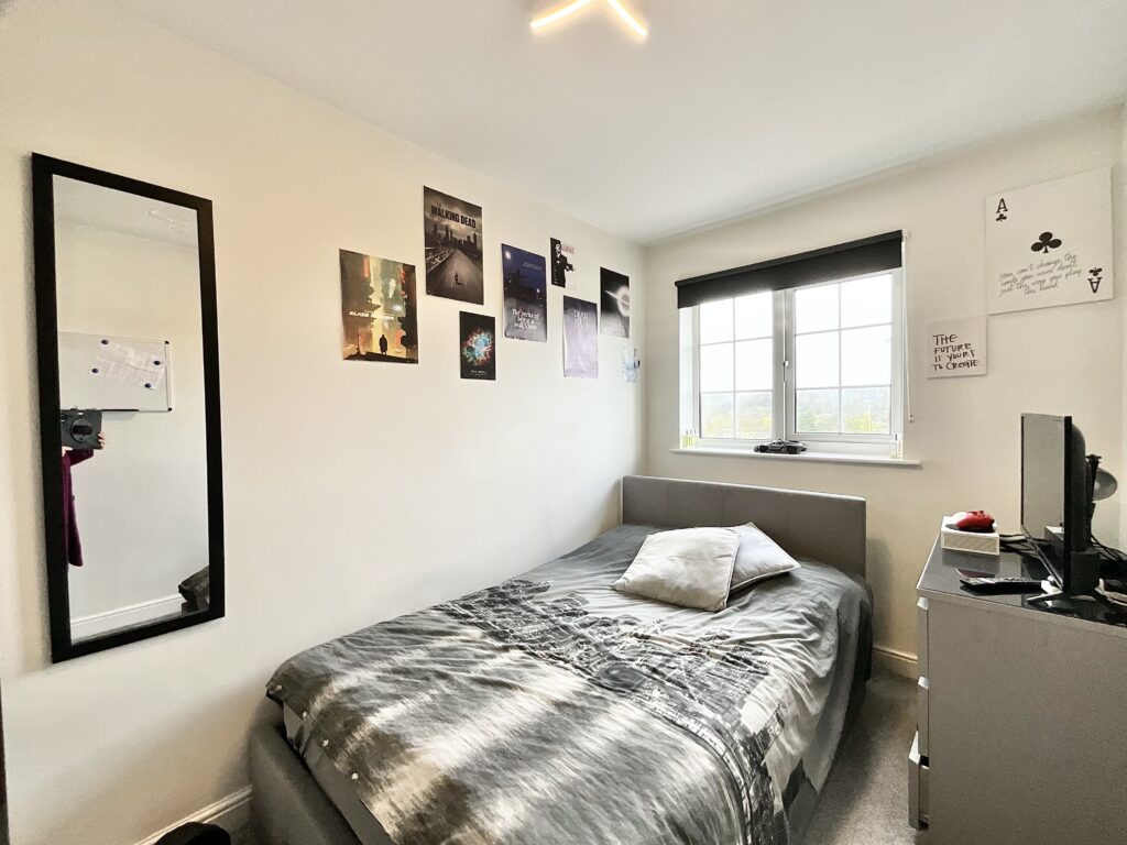 Glen Drive, Alton, ST10