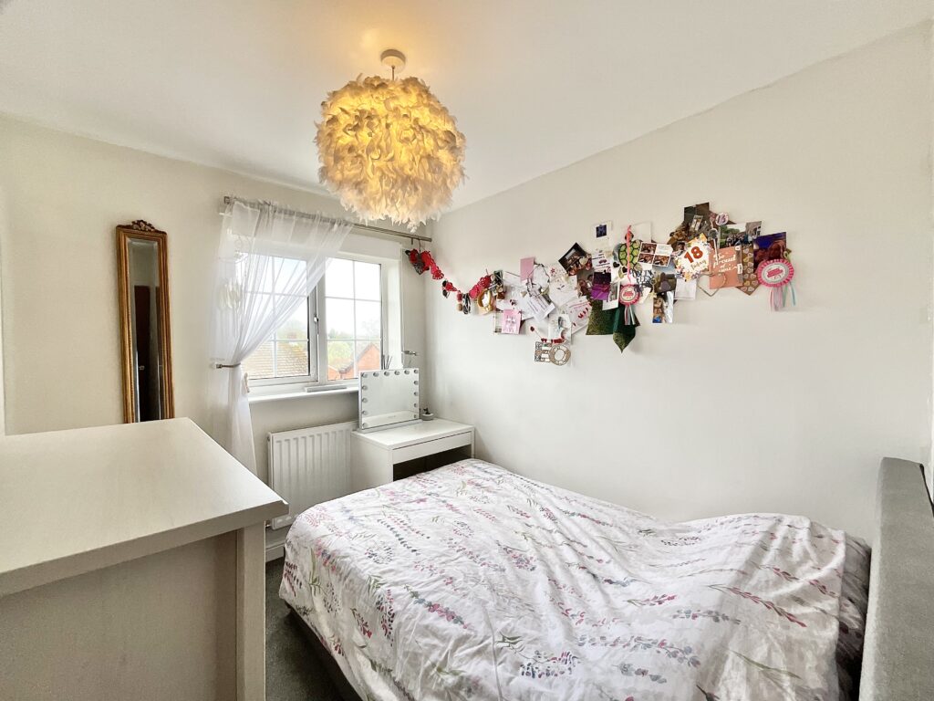 Glen Drive, Alton, ST10