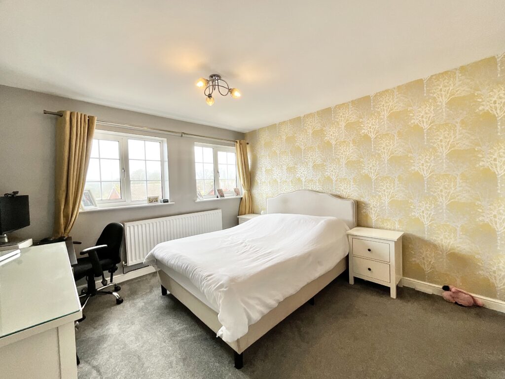 Glen Drive, Alton, ST10