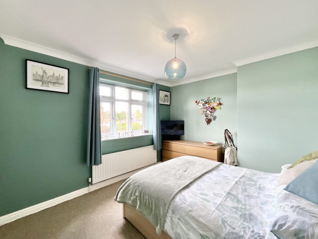 New Avenue, Draycott, ST11