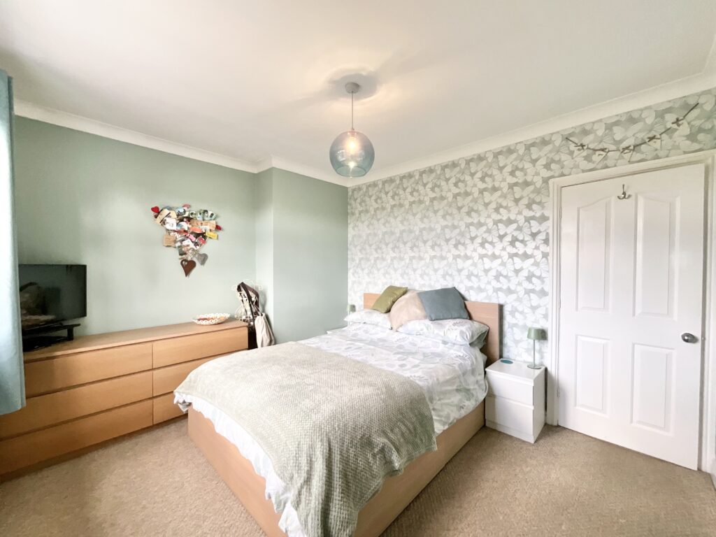 New Avenue, Draycott, ST11