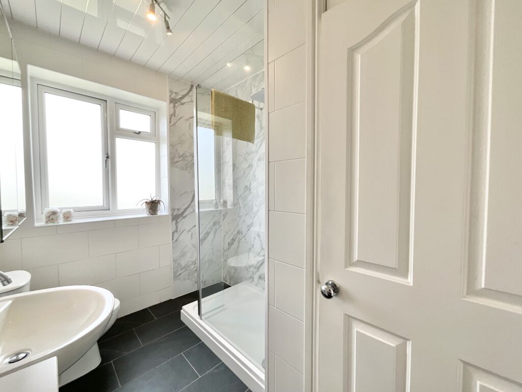 New Avenue, Draycott, ST11