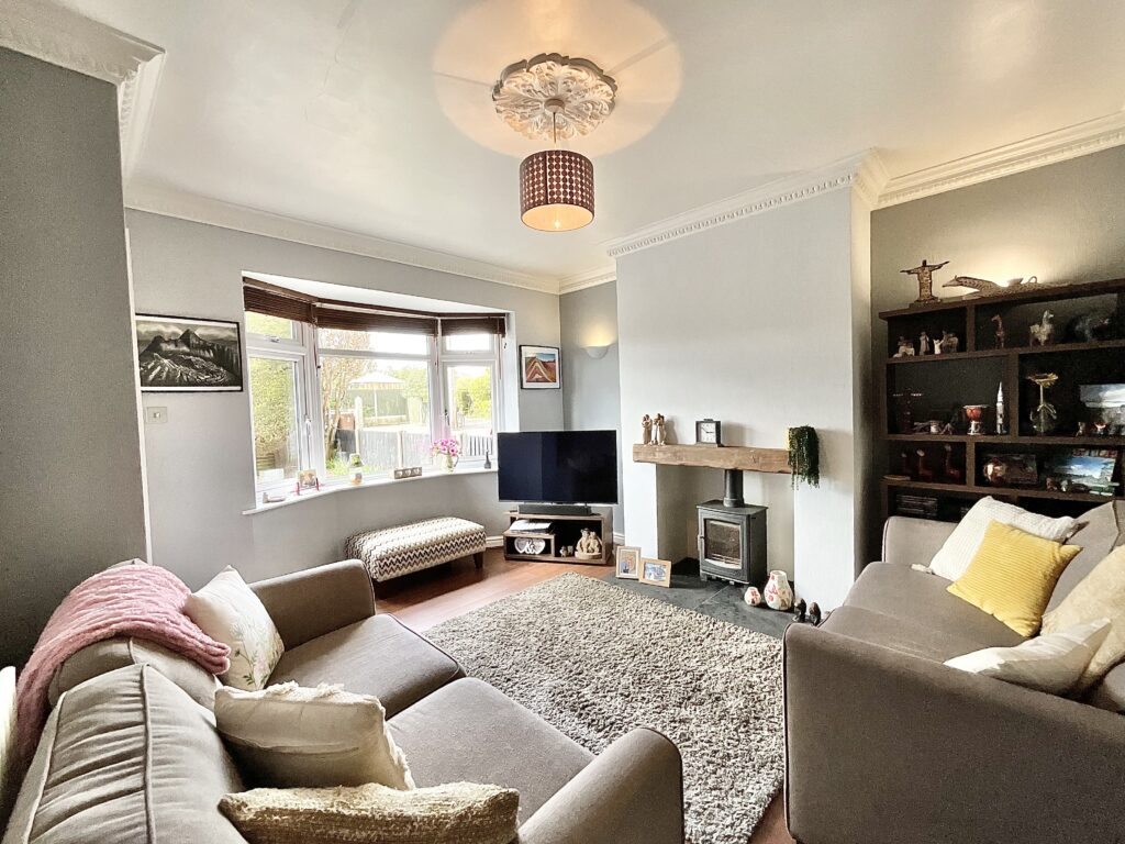 New Avenue, Draycott, ST11