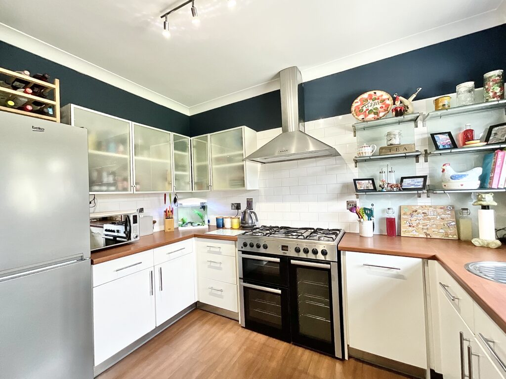 New Avenue, Draycott, ST11