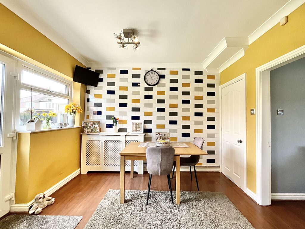 New Avenue, Draycott, ST11